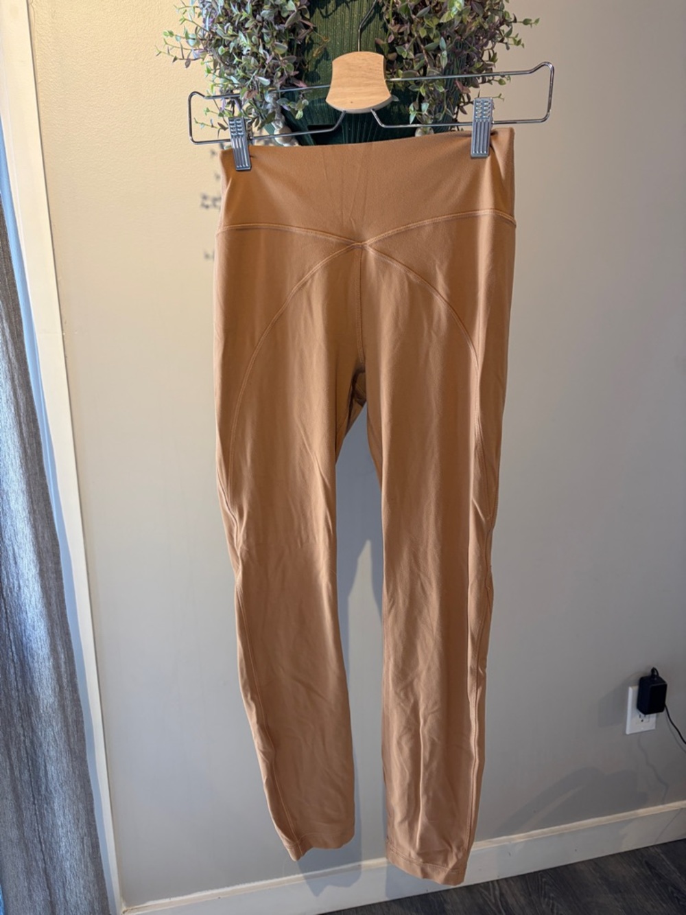 Lululemon Athletica 25” Leggings Woman Size: 6